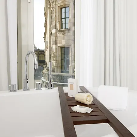 Hotel Hyperion Am Schloss 5*