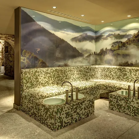 Hyperion Am Schloss 5*