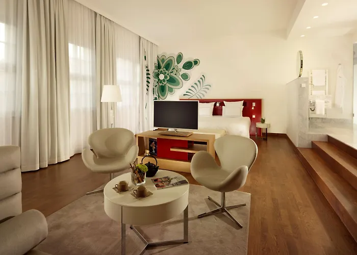 Hyperion Am Schloss 5*