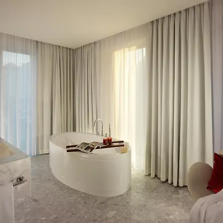 Hyperion Am Schloss 5*