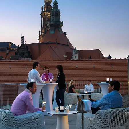 Hyperion Am Schloss Dresden