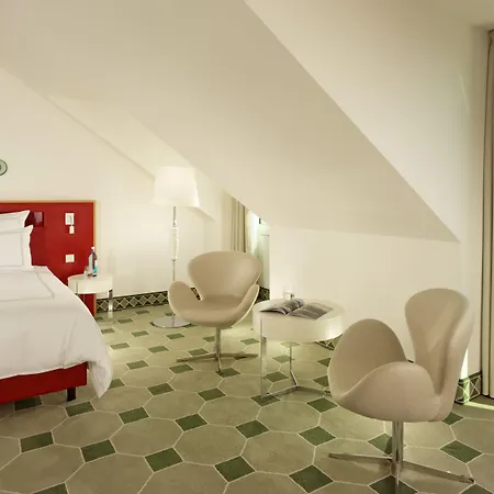 Hyperion Am Schloss 5*