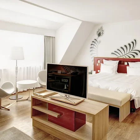 Hotel Hyperion Am Schloss 5*