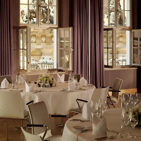 Hyperion Am Schloss فندق