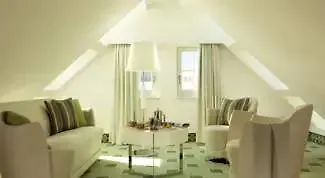 Hyperion Am Schloss Hotel 5*