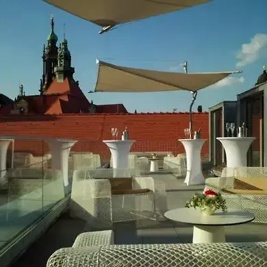Hyperion Am Schloss