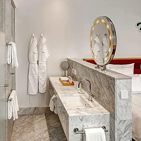 Hyperion Am Schloss فندق دريسدن