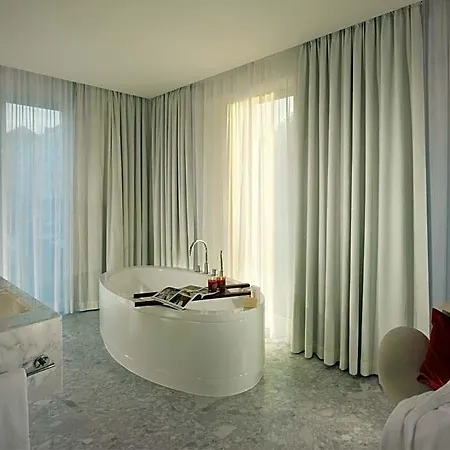 Hyperion Am Schloss 5*
