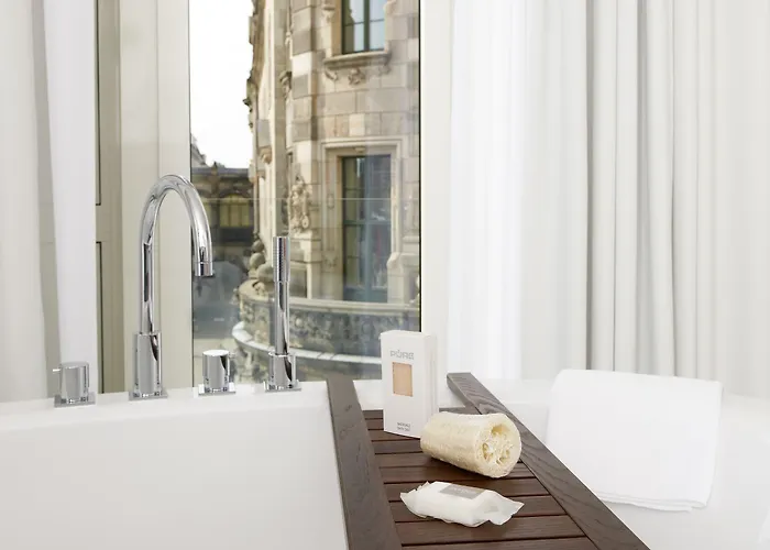 Hotel Hyperion Am Schloss 5*