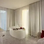 Hyperion Am Schloss 5*
