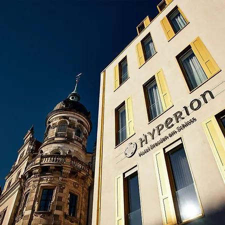 Hyperion Am Schloss