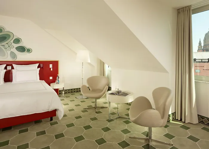 Hyperion Am Schloss 5*